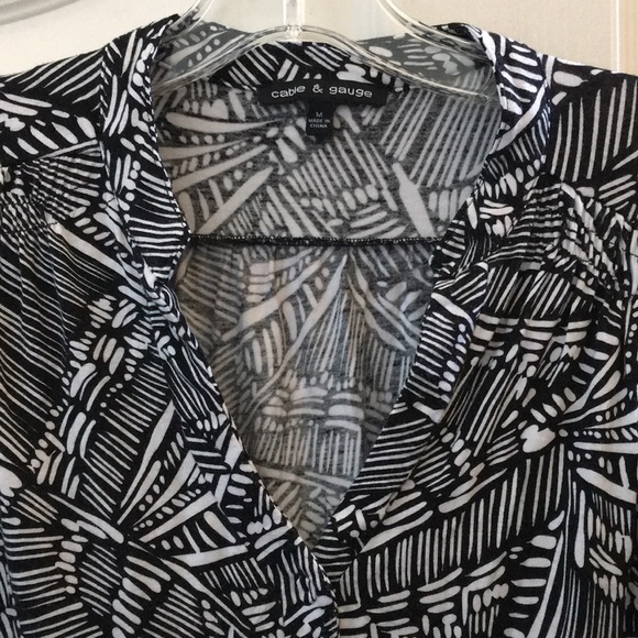 FINAL MARKDOWN Ladies’ cable & gauge Top (M) - Picture 4 of 13